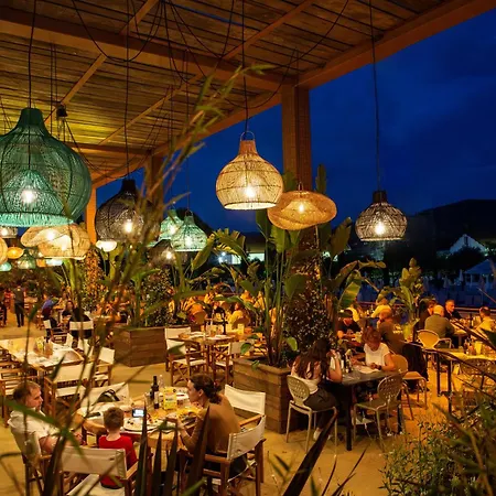 Hu Mare مكان تخييم Eraclea