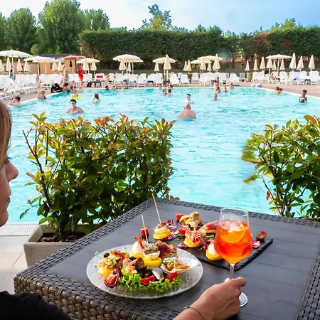 Hu Mare مكان تخييم Eraclea